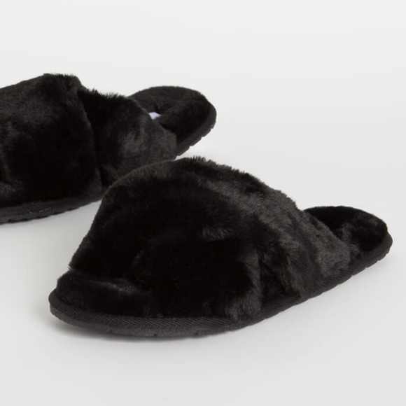 Just In!🖤Black Criss Cross Fur Strap Sandal - Picture 6 of 6